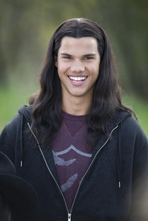 Taylor Jacobs, Jacob Black Twilight, Twilight Jacob, Twilight Outfits, Twilight Quotes, Twilight 2008, Team Jacob, Twilight Film, Kellan Lutz