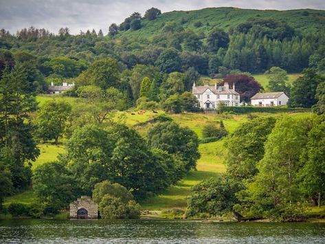 *🇬🇧 On the shores of Windermere (Lake District, England, UK) by Bob Radlinski 🌳 Nov-25-2021 Windermere Lake District, Lake District England, Lake Windermere, English Country House, England Uk, Cumbria, Lake District, Wales England, Vacation Destinations