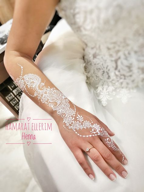 Free design with white henna (White henna is not henna! just painting and waterproof!) Henna For Bride, Tattoo On Dark Skin, White Henna Tattoo, White Henna, Hijab Style, Henna Tattoo, Tattoo On, Hijab Fashion, Wedding Shoe