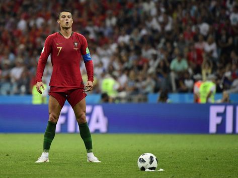 Cristiano Ronaldo Free Kick, Ronaldo Free Kick, Ronaldo Portugal, Cristiano Ronaldo Portugal, Ronaldo Pictures, Cr 7, Thierry Henry, Johan Cruyff, Soccer Star