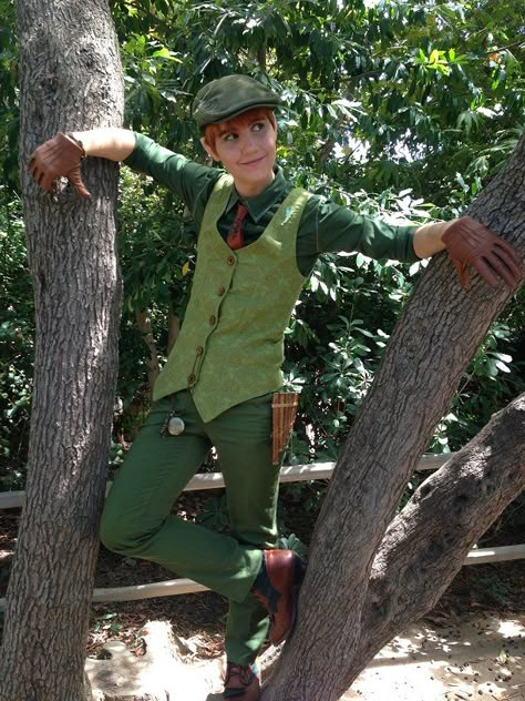 Peter Pan Cosplay, Peter Pan Outfit, Dapper Day Outfits, Peter Pan Costumes, Disney Dapper Day, Peter Pan Costume, Peter And Wendy, Disney Themed Outfits, Everyday Cosplay