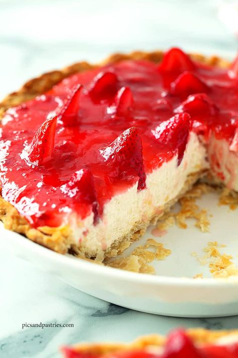 Strawberry Cream Pie Strawberry Cream Pie, Strawberry Cream Pies, Strawberry Pie Recipe, Strawberry Glaze, Strawberry Cream Cheese, Strawberry Cream, Strawberry Pie, Fresh Strawberries, Vegetarian Cheese