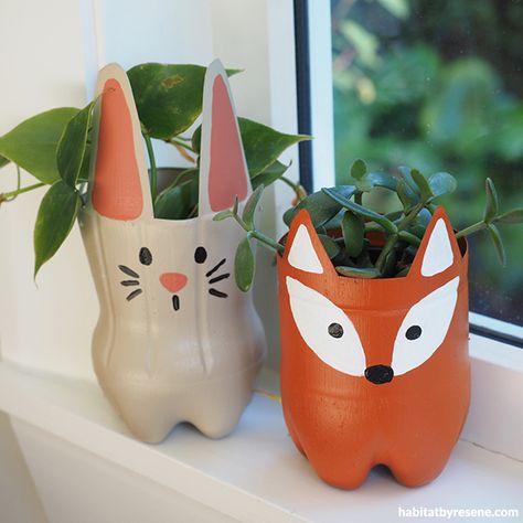 How to make your own DIY animal plant pots for the kids Animal Pot Painting Ideas, Animal Painted Pots, Life Hacks For Kids, Planter Crafts, Frog Plant Pot, Plastic Bottle Animal Planters Diy, Hacks For Kids, Ceramic Animal Plant Pots, Upcycled Garden