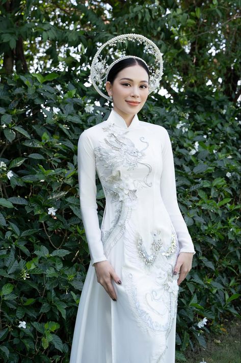 Kimono Wedding Dress, Beaded Dragon, Traditional Vietnamese Wedding, Wedding Ao Dai, Vietnamese Wedding Dress, Cheongsam Wedding, Vietnam Wedding, Vietnamese Wedding, Modest Bridal