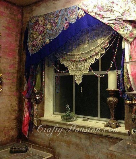 Bohemian Window Treatments, Bohemian Caravan, Boho Cabin, Boho Curtains, Ideas Hogar, Deco Boheme, Bohemian Living, Bohemian Bedroom, Boho Living