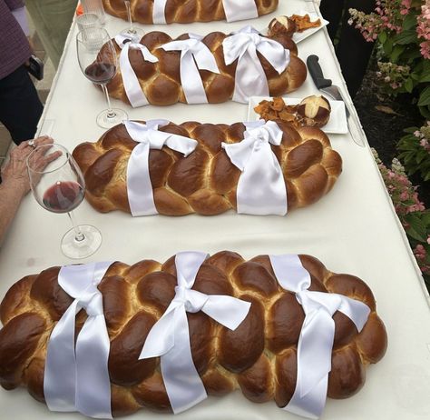 Jewish Family Aesthetic, Jewish American Princess Aesthetic, Jewish Culture Aesthetic, Jewish Wedding Aesthetic, Jewish Core, Jewish Girl Aesthetic, Jewish Aesthetic, Jewish Decorations, Jewish Bread