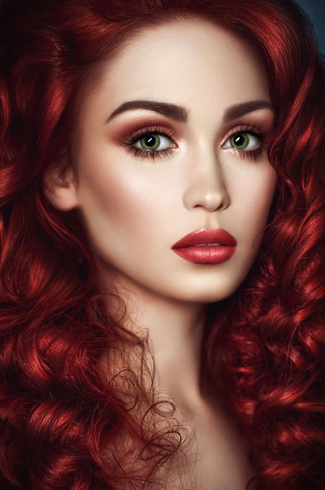 Hair Color For Green Eyes, Green Eyes Blonde Hair, Red Hair Makeup, Hair Colour For Green Eyes, Best Hair Color Ideas, Bridal Makeup Hairstyles, Red Hair Green Eyes, Dark Auburn Hair, Eyeshadow For Green Eyes