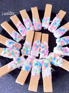 Easter Snacks, Easter Sweets, Easter Favors, Spring Treats, Treats Recipes, Easter Baking, Easter Goodies, Wafer Cookies, Easter Dinner