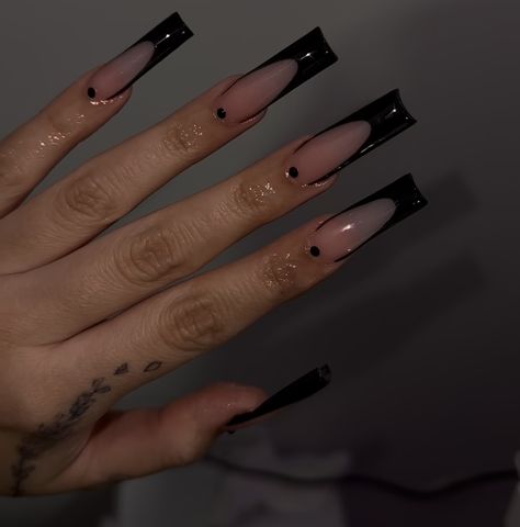 Gothic Nails Square, Coffin Nails Black French Tip, Baddie Black Nails, Black Medium Nails, Black Frenchies Nails, Medium Black Nails, Nail Designs Long Square, Black Baddie Nails, Acrylic Nail Designs Black