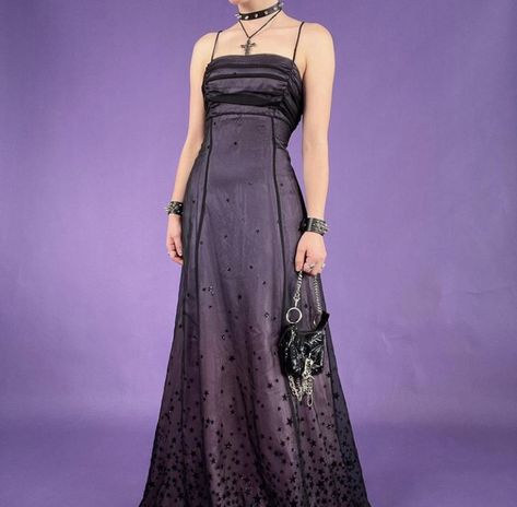 Vampire Inspired Prom Dress, Star Dress Prom, Purple Dress Gothic, Grunge Prom Shoes, Goth Prom Dress Purple, Prom 2000s Dress, Midnight Purple Prom Dresses, Alternative Style Wedding, Dark Plum Prom Dress