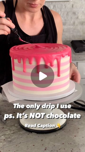 Icing Drip Recipe, Drip Edge Cake, Perfect Drip Cake, Royal Icing Drip Recipe, How To Do A Drip On A Cake, How To Make Icing Drip Down Cake, How To Cake Drip, Cake Decorating Dripping Icing, Easy Drip Icing