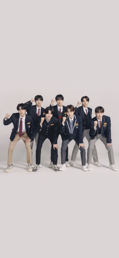 Wallpapers Enhypen, Funny Group Photos, Sunghoon Sunoo, Korean Picture, Kpop Iphone Wallpaper, Bf Picture, Boyfriend Photos, Model Poses Photography, Kpop Entertainment