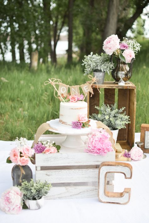 Spring First Birthday Photoshoot, Flower First Birthday Photoshoot, 1 Year Birthday Photoshoot Outdoor, One Year Old Photoshoot Ideas Outdoor, Outdoor First Birthday Photoshoot, Outdoor 1st Birthday Pictures, 1st Birthday Photoshoot Outdoor, Baby Birthday Photoshoot, First Birthday Photography