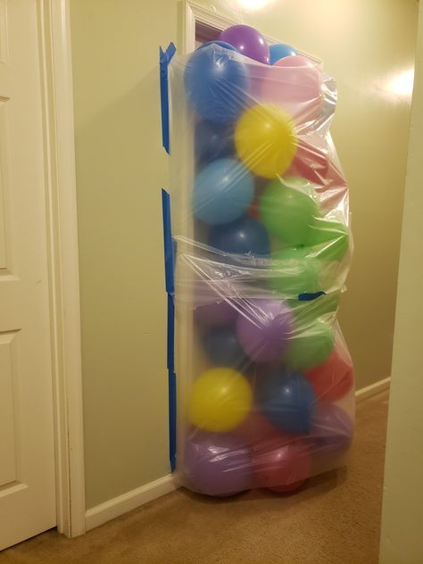 Birthday balloon door! Birthday Door Ideas, Front Door Birthday Decorations, Birthday Door Decorations Surprise, Birthday Bedroom Door Decorations, Door Birthday Surprise, Bedroom Door Birthday Decorations, Birthday Door Balloons, Balloon Door Surprise, Birthday Door Surprise