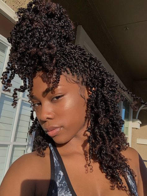 Spring Twists, Faux Locs Hairstyles, Twist Braid Hairstyles, Afro Hair, Natural Hair Braids, African Braids Hairstyles, Locs Hairstyles, Baddie Hairstyles, Box Braids Hairstyles