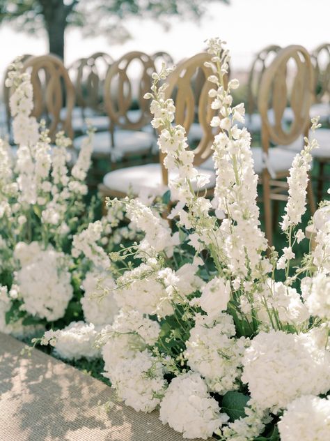 This classic twinkle-lit galaxy wedding implemented an all-white design that was a stunning complement to the venue and its breathtaking views. For even more wedding inspo, see the link in our bio! Little Black Book Band: @luckydevilsband Photography: @kurtboomerphoto Galaxy Wedding, All White Wedding, Twinkling Lights, Black Book, All White, Breathtaking Views, White Wedding, Wedding Inspo, Flowers