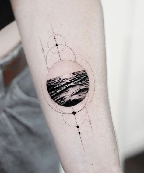 Ocean Tattoo Designs Simplistic Sleeve Tattoos For Women, Wave Memorial Tattoo, Ocean Wave Line Drawing, Lake Life Tattoo Ideas, Still Water Tattoo, Ocean Tattoo Ideas For Women, Wave Circle Tattoo, Ocean Inspired Tattoos For Women, Water Theme Tattoo