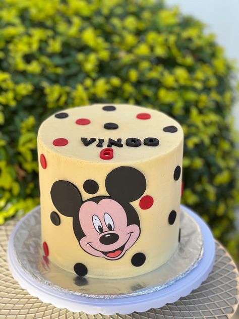 Butter cream simple Mickey Mouse cake Simple Mickey Cake, Simple Mickey Mouse Cake, Mickey Cake, Mickey Cakes, Mickey Mouse Cake, Mouse Cake, Butter Cream, Butter, Cream