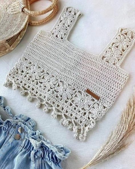 Crochet Stocking, Mode Crochet, Crochet Ladies Tops, Haken Baby, Crochet Fashion Patterns, Crochet Shirt, Crochet Top Pattern, Bag Crochet, Boho Crochet