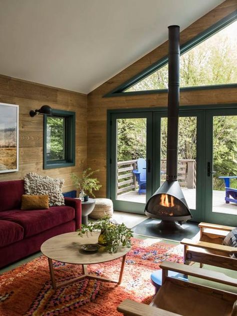 Colorful Mountain Cottage Decorating Ideas by Reath Studio Malm Fireplace, Green Windows, Mountain Cottage, Wooden Cottage, Modern Mountain Home, Cabin Interiors, Cabin Living, Modern Mountain, Interior Modern