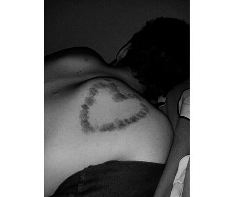 Image via We Heart It https://weheartit.com/entry/117503027 #goal #grunge #heart #hickey #Hot #lovebite Hickies Back, Heart Hickey Aesthetique, Heart Made Of Hickeys, Love Bites Hickey, Neck Full Of Hickeys, Hickies Neck, Grunge Heart, Relationship Pics, Grunge Couple