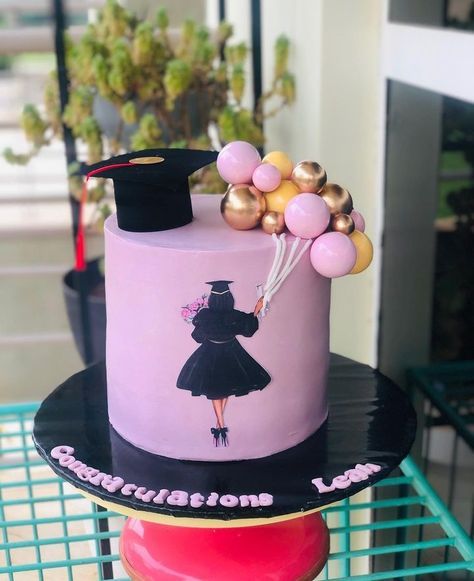 Graduation Cake Ideas 2024, Graduation Cakes Ideas, Degree Cake, College Graduation Cakes, Modern Birthday Cakes, Whipped Cream Cakes, Birthday Cake Decorating Ideas, Modern Birthday, Avengers Birthday