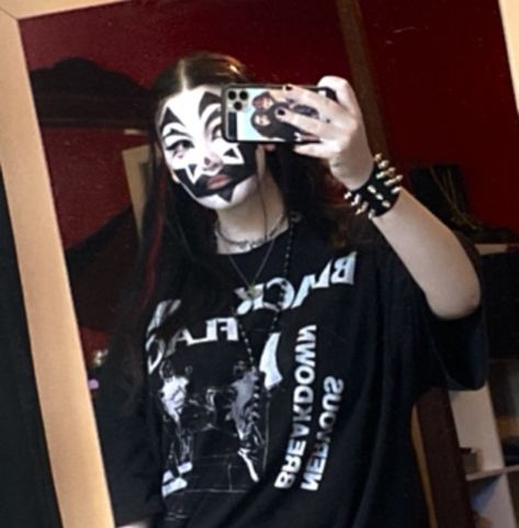 juggalo insane clown posse makeup clown paint Jugallo Outfit, Juggalo Face Paint Ideas, Juggalo Costume, Insane Clown Pose Icon, Female Juggalo Makeup, Jugallete Makeup, Juggalo Makeup Aesthetic, Icp Juggalo Face Paint, Juggalo Makeup Ideas