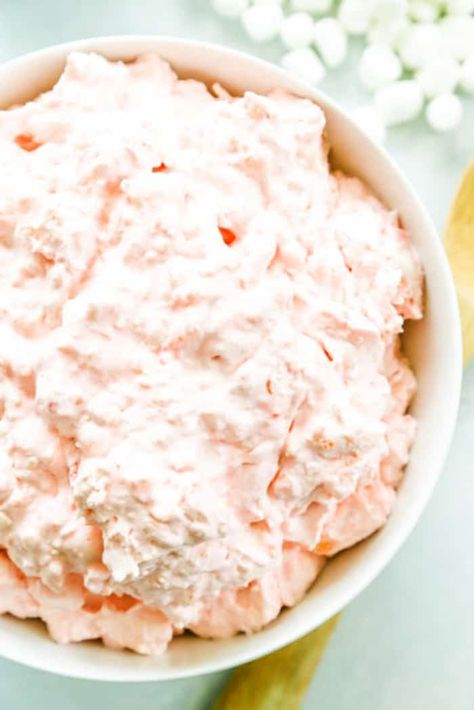 Pink Pineapple Fluff is a perfect dish for a barbecue, even a great light dessert. Made with Cool Whip, cream cheese, pineapple & maraschino cherries. Marshmallow Salad, Cherry Fluff, Pineapple Fluff, Pink Fluff, Orange Fluff, Marshmallow Desserts, Pineapple Salad, Light Dessert, Pineapple Desserts