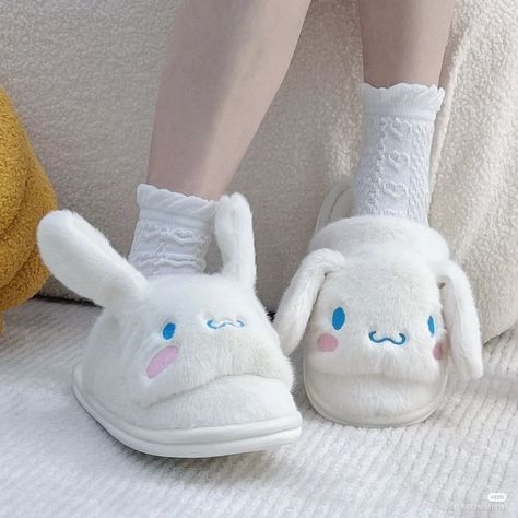 Sanrio Cinnamon Roll, Pretty Slippers, Sanrio Things, Kawaii Store, Cute Sanrio, Simple Style Outfits, Pretty Shoes Sneakers, Birthday Items, Cute Slippers