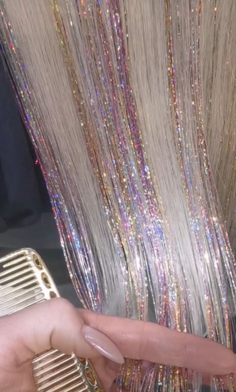 Fairy Hair Tinsel Blonde, Hair Tinsel Aesthetic, Hair Tinsel Blonde, Fairy Hair Tinsel, Hair Tinsel, Fairy Hair, Hairstyle Inspo, 14th Birthday, Glitter Hair