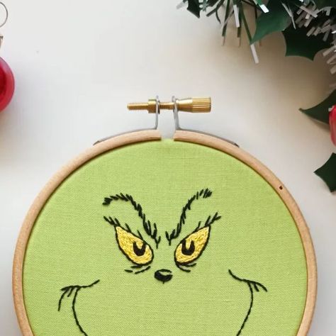 Beatrice on Instagram: "Are you team Christmas ❤️ or team Grinch 💚? I am more of team Christmas, while my husband is definitely Mr Grinch 😂 #Christmas #Grinch #embroidery" Grinch Embroidery Patterns, The Grinch Embroidery, Grinch Embroidery Design, Grinch Embroidery, Grinch Crafts, Grinch Hands, Mr Grinch, Grinch Ornaments, Christmas Embroidery Patterns