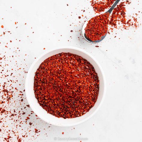 Don't worry if your recipe is calling for gochugaru and you don't have it. You probably have something in your pantry to take its place. From crushed red pepper to paprika, read along to find some alternatives to this Korean chili powder. Korean Chili Powder, Types Of Chili Peppers, Thai Red Chili, Dried Red Chili Peppers, Smoked Jalapeno, Dried Chili Peppers, Dried Peppers, Red Chili Peppers, Korean Dishes