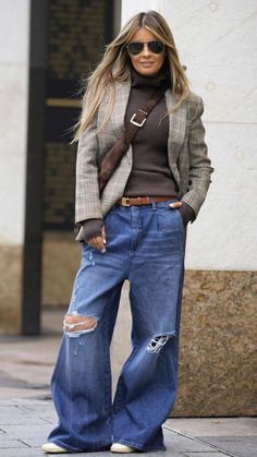 Wide Leg Jean Pants Outfit, Wide Leg Jeans Outfit Winter, Casual Jeans Outfits, Baggy Jeans Street Style, Gitta Banko, Mode Hippie, Getting Bored, Jeans Outfit Casual, Mode Boho