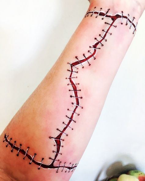 Fake Scar Tattoo, Hand Painting Ideas, Fabric Tattoo, Hand Makeup, Hand Doodles, Creepy Tattoos, Horror Makeup, Halloween Makeup Inspiration, Special Effects Makeup