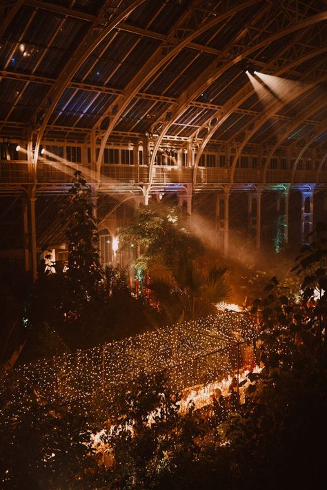 Temperate House Wedding at Kew Gardens, London - Pocketful Of Dreams Kew Gardens Wedding, Kew Gardens London, Victorian Greenhouses, Garden Wedding Venue, Celebrity Wedding, Best Wedding Planner, Magical Garden, Luxury Wedding Planner, Luxury Event