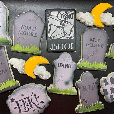 Stencil Expressions on Instagram: “We collaborated with @trulymadplastics on this awesome super simple graveyard full of tombstone’s stencil & cutter set!! I think it’s…” Farm Cookies, Sweet Sugarbelle, Halloween Stencils, Halloween Tombstones, Fun Halloween Crafts, Halloween 4, Fun Signs, Cookie Stencils, Letter Stencils