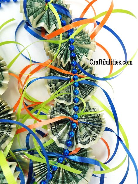 Easy DIY MONEY NECKLACE - lei - Fun way to give money - Birthday, Graduation, Wedding gift idea - How to Make TUTORIAL Money Leis For Graduation Diy For Boys, Money Leis For Graduation Diy, Money Necklace, Graduation Money Lei, 2nd Birthday Boys, Graduation Money, Make Tutorial, Money Lei, Graduation Leis