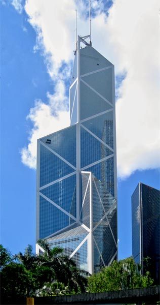 A HISTORY OF ARCHITECTURE - HIGH-TECH Critical Regionalism, Hong Kong Architecture, History Of Architecture, Architect Student, Tower Models, Milwaukee Art Museum, China Hong Kong, International Style, Hotel Art