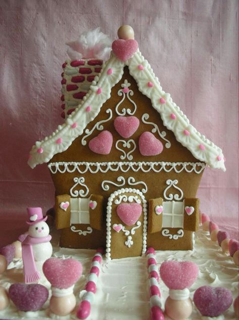 Gingerbread House Ideas, Gingerbread House Patterns, All Things Gingerbread, Gingerbread House Cookies, Gingerbread Party, House Template, Cookie House, Candy House, White Icing