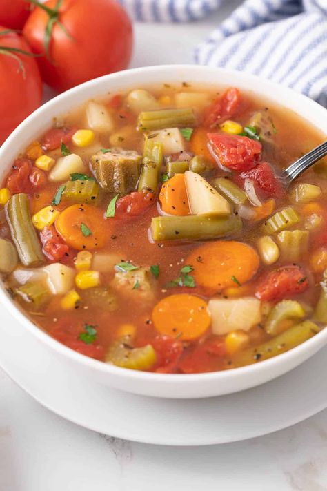 Only 10 minutes of prep time is needed for this comforting, hearty, and satisfying Easy Crock Pot Vegetable Soup! Classic Vegetable Soup, Easy Crockpot Vegetable Soup, Vegetable Soup In Crockpot, Crockpot Vegetable Soup Recipes, Vegetable Soup With Okra, Crock Pot Veggie Soup, Vegtable Soup Recipes, Crockpot Chicken Vegetable Soup, Crockpot Veggie Soup