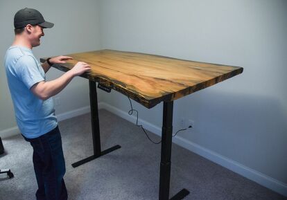 Sitting is the new smoking...they say...and I’ve been building a lot of stand up desks. Here’s how you can make one for your office Diy Standing Desk Plans, Standing Desk Base, Furniture For Office, Diy Bureau, Raising Desk, Diy Standing Desk, Live Edge Desk, Desk Diy, Desk Plans