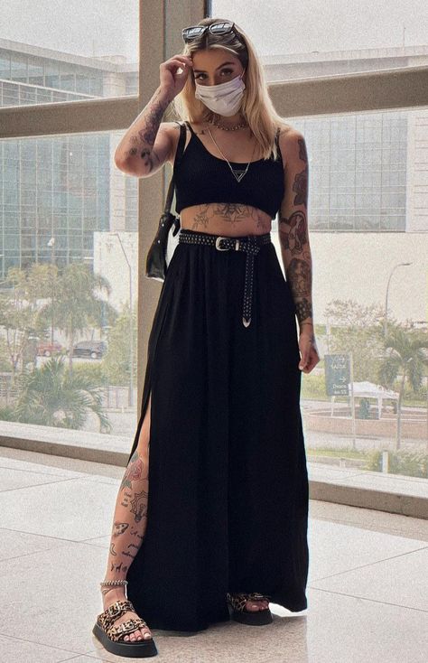 Tattooed Wedding Guest Outfit, Vegas Looks Party, Black Outfits Edgy Summer, Low Maintenance Outfits, Edgy Sundress, Alternative Vacation Outfits, Edgy Vacation Outfits, Metal Summer Outfit, Goth Cruise Outfits