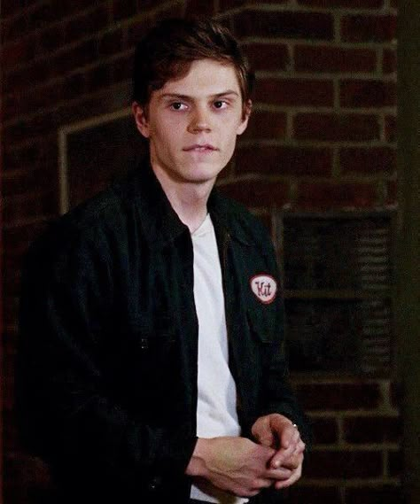 Evan Peters Ahs, Evan Peters American Horror Story, Evan Peter, Kit Walker, Peter Maximoff, Tyler Blackburn, American Horror Stories, Tate Langdon, Daniel Gillies