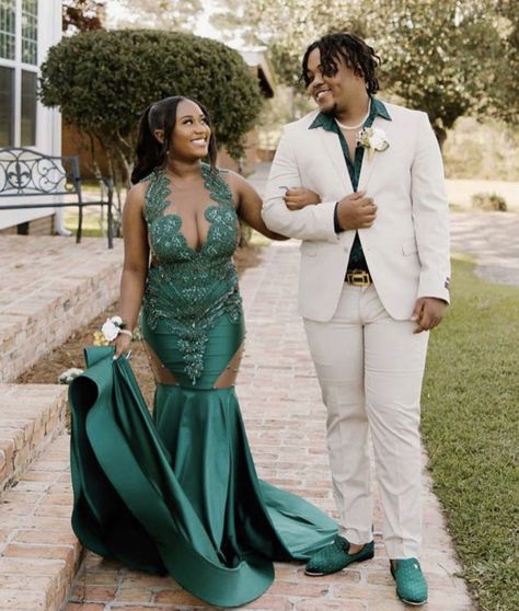 Green Prom Dress Black Couple, Neon Green Prom Couple, Glamorous Green Prom Dress, Prom Dresses Black Women Green, Baddie Prom Dresses Green, Girl Prom Dress, Elegant Ball Dresses, Prom Suit And Dress, Prom Tux