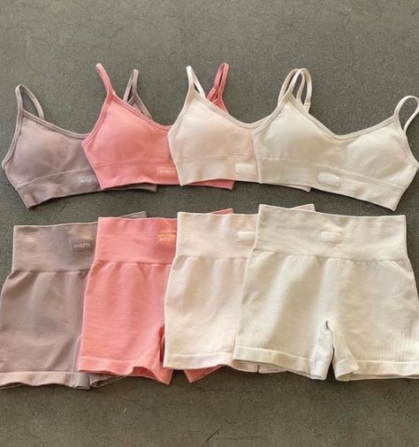 Gym Clothes Aesthetic, Girls Sports Clothes, Working Out Outfits, Future Clothes, Workout Attire, Workout Outfit, Sporty Outfits, Active Wear Outfits, Really Cute Outfits