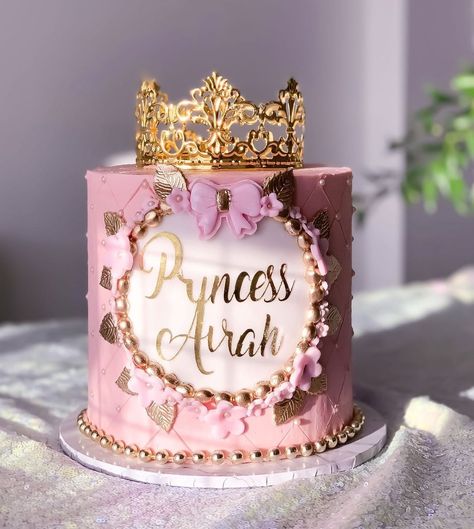 Princess Cake With Crown, Crown Birthday Cake, Pink Princess Cakes, Latest Birthday Cake, One Year Birthday Cake, Princess Theme Cake, Hijab Party, Stylish Cake, Cake Designs For Girl