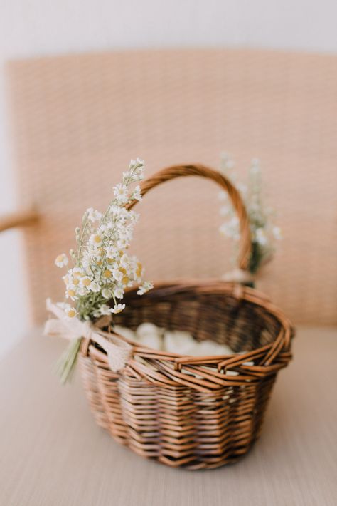 You'll be adding Crete to your destinations once you see this fairytale wedding Flower Girls Baskets, Basket Centerpieces Table Wedding, Wedding Basket Decoration, Basket Decoration Wedding, Flower Girl Basket Ideas, Basket Wedding Decor, Yolan Cris Wedding Dress, Flower Basket Wedding, Floral Ceremony Arch