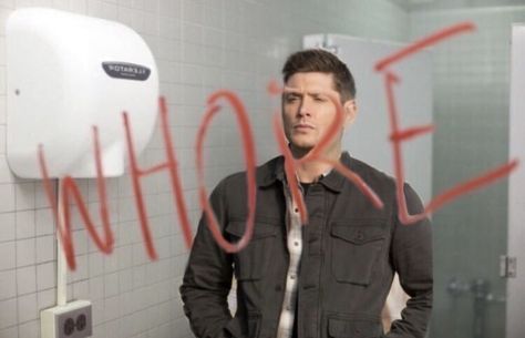 Supernatural Funny Pictures, Jensen Ackles Funny, Dean Winchester Funny, Dean Supernatural, Spn Memes, Supernatural Pictures, Winchester Boys, Supernatural Destiel, Tv Supernatural