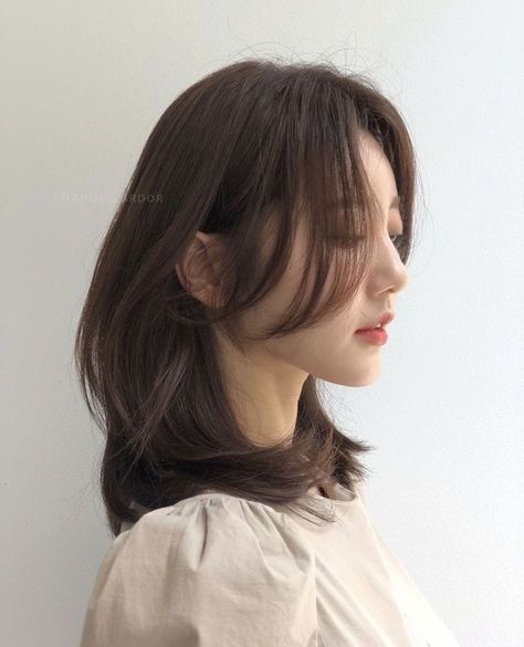 #hairstyles#korean#gorgeous#pretty#girl#women#styles#cut#trim#cosmetologist#asian#short#layered#natural#bangs Hirestyle For Short Hair, Korean Hairstyle Mid Length, Chahong Hair Medium, Korean Hair Color, Korean Short Hair, Hair Style Korea, Asian Short Hair, Shot Hair Styles, Haircuts For Medium Hair