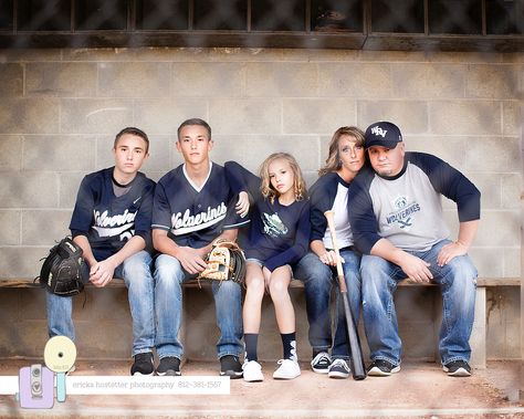 Baseball Themed Family Pictures, Baseball Theme Family Photo Shoot, Sport Family Photoshoot, Family Sports Pictures, Baseball Field Family Photoshoot, Sibling Baseball Pictures, Baseball Family Photoshoot, Family Baseball Photoshoot, Baseball Family Pictures